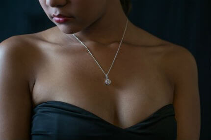 How to Layer a Stunning Diamond Necklace How to Layer a Stunning Diamond Necklace