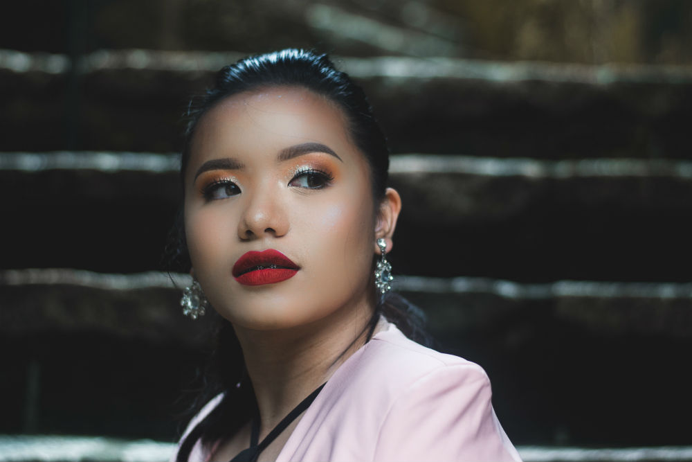 Add Drama to Any Outfit with These 6 Silvery Statement Earrings Add Drama to Any Outfit with These 6 Silvery Statement Earrings