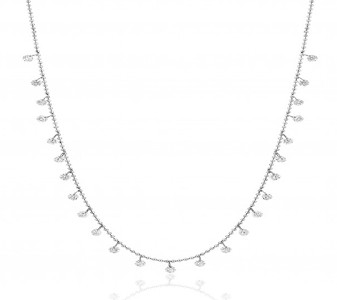 Multiple diamonds along a chain for a station necklace